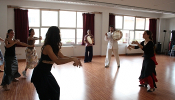 Tarantella – ugunīga itāļu tautas deja, kurai ciešs sakars arī ar zirnekļiem...